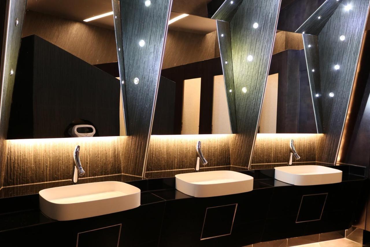 Hotel International Prishtina & Spa 프리슈티나 외부 사진