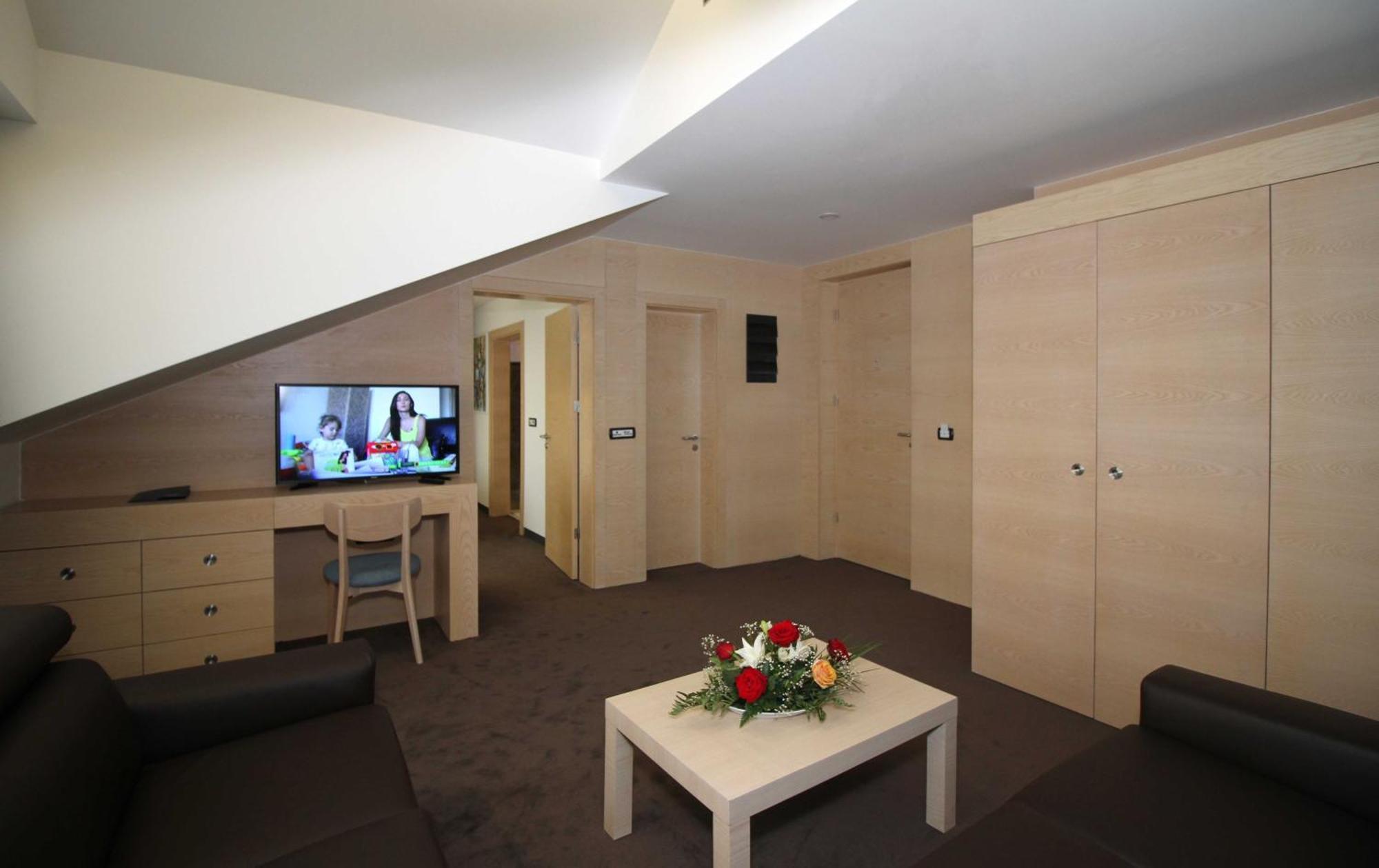 Hotel International Prishtina & Spa 프리슈티나 객실 사진