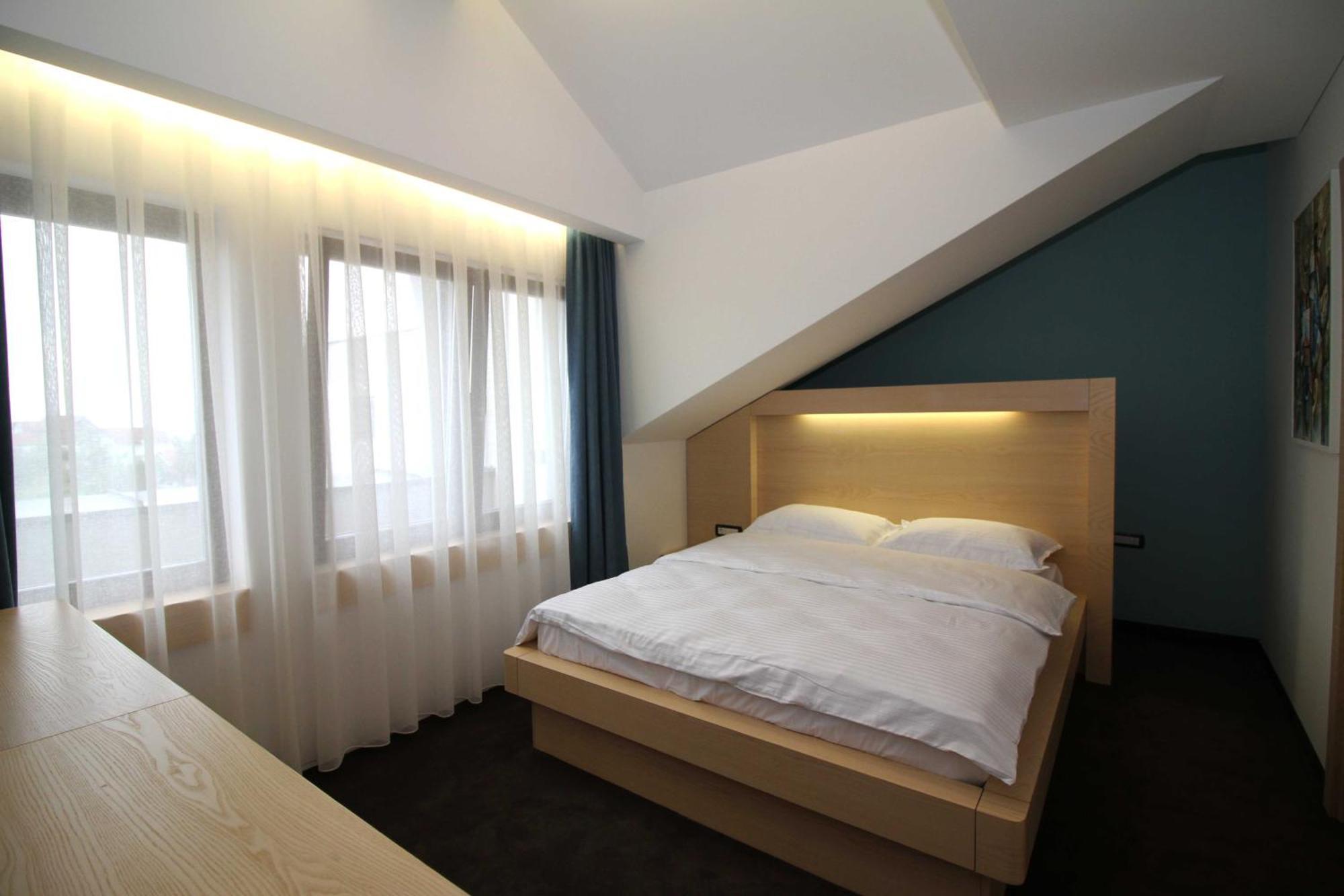 Hotel International Prishtina & Spa 프리슈티나 객실 사진