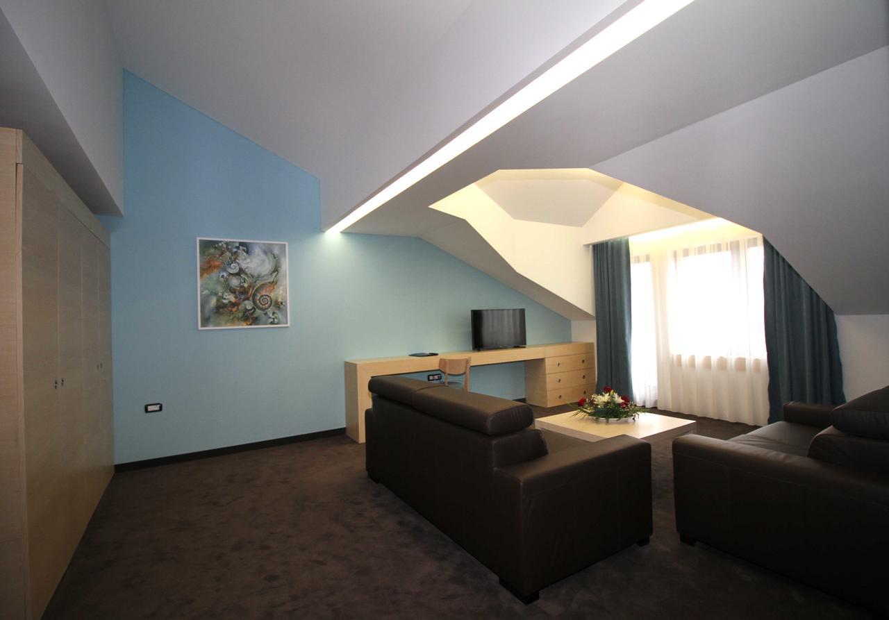 Hotel International Prishtina & Spa 프리슈티나 외부 사진