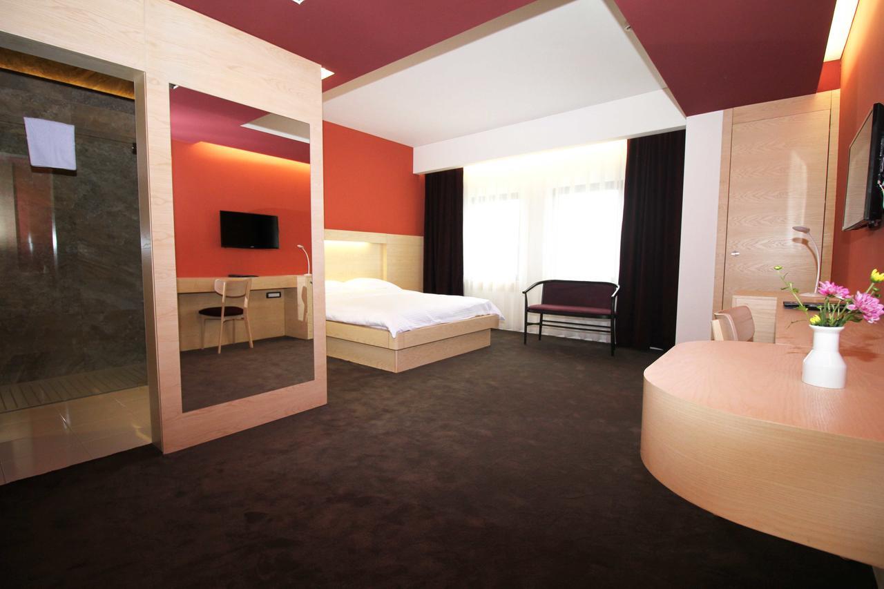 Hotel International Prishtina & Spa 프리슈티나 외부 사진