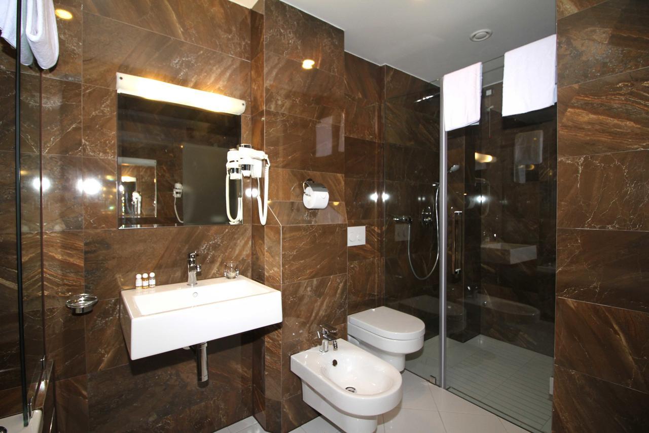 Hotel International Prishtina & Spa 프리슈티나 외부 사진