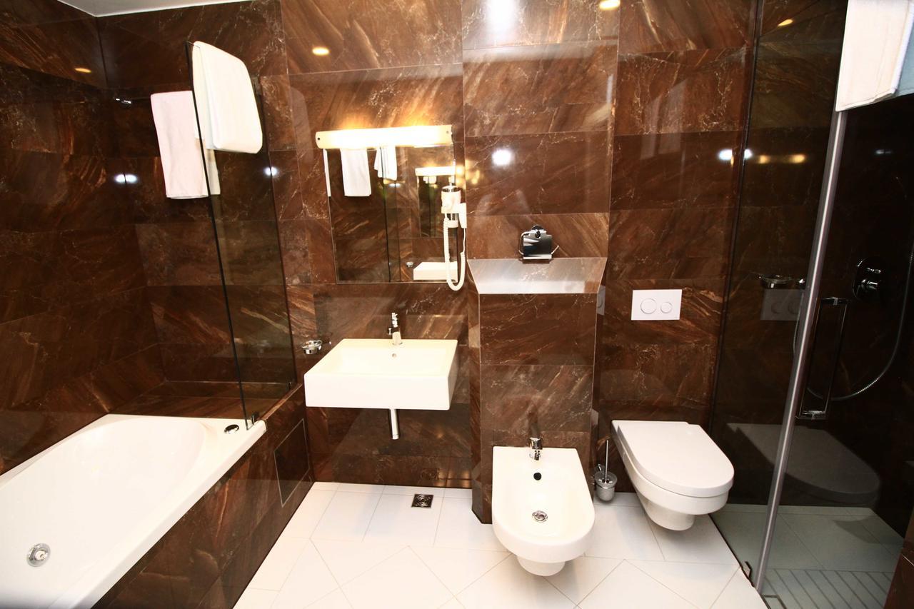 Hotel International Prishtina & Spa 프리슈티나 외부 사진