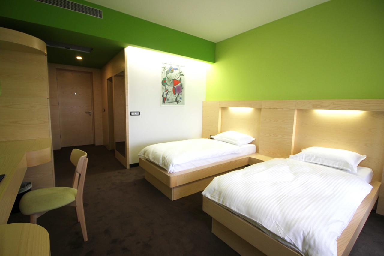 Hotel International Prishtina & Spa 프리슈티나 외부 사진