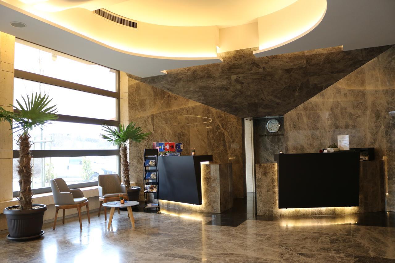 Hotel International Prishtina & Spa 프리슈티나 외부 사진