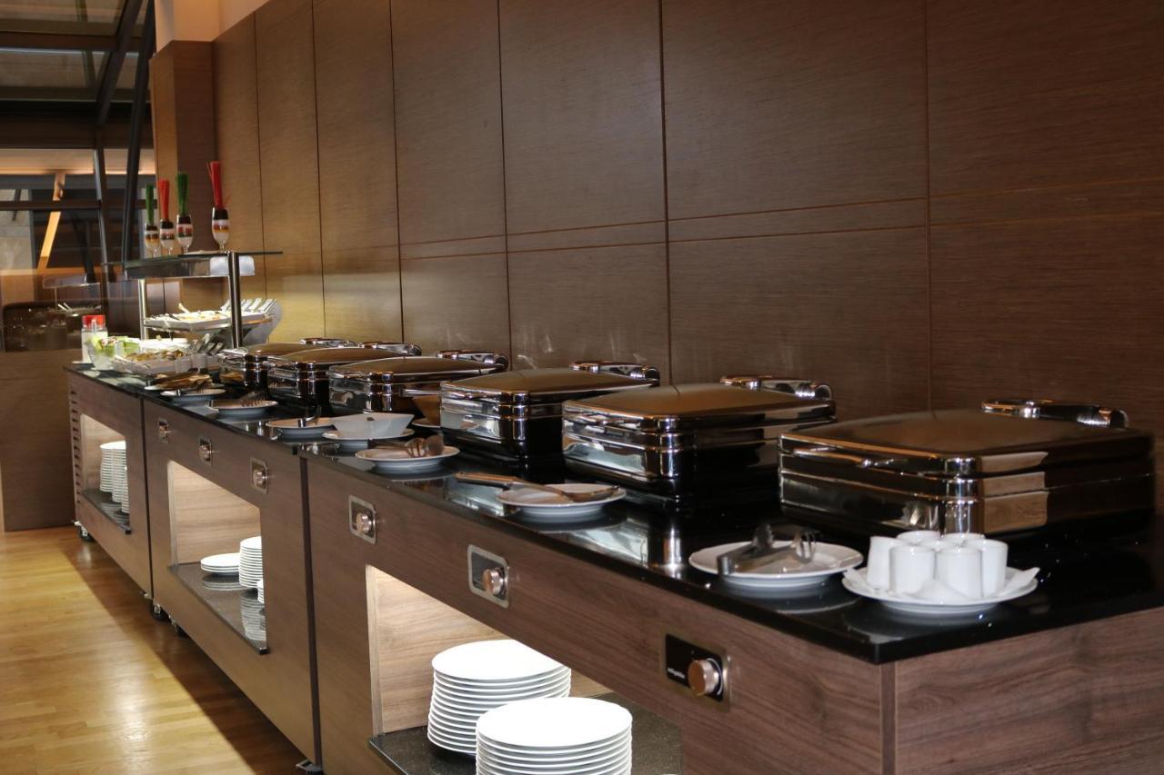 Hotel International Prishtina & Spa 프리슈티나 외부 사진